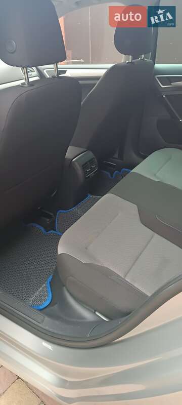 Хетчбек Volkswagen e-Golf 2014 в Львові