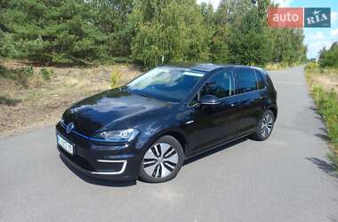 Хетчбек Volkswagen e-Golf 2014 в Бучі
