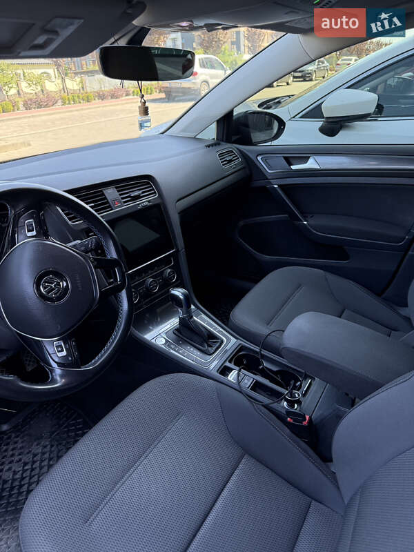 Хэтчбек Volkswagen e-Golf 2018 в Ужгороде фото 2 Хэтчбек Volkswagen e-Golf 2018 в Ужгороде