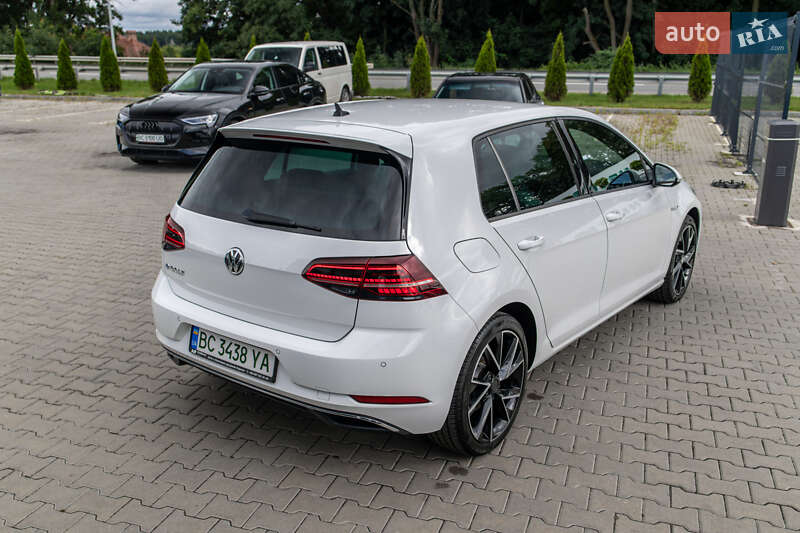 Хэтчбек Volkswagen e-Golf 2018 в Львове фото 8 Хэтчбек Volkswagen e-Golf 2018 в Львове