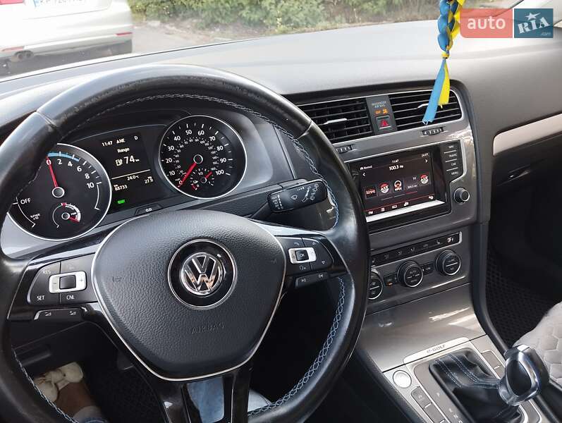 Хэтчбек Volkswagen e-Golf 2015 в Запорожье фото 6 Хэтчбек Volkswagen e-Golf 2015 в Запорожье