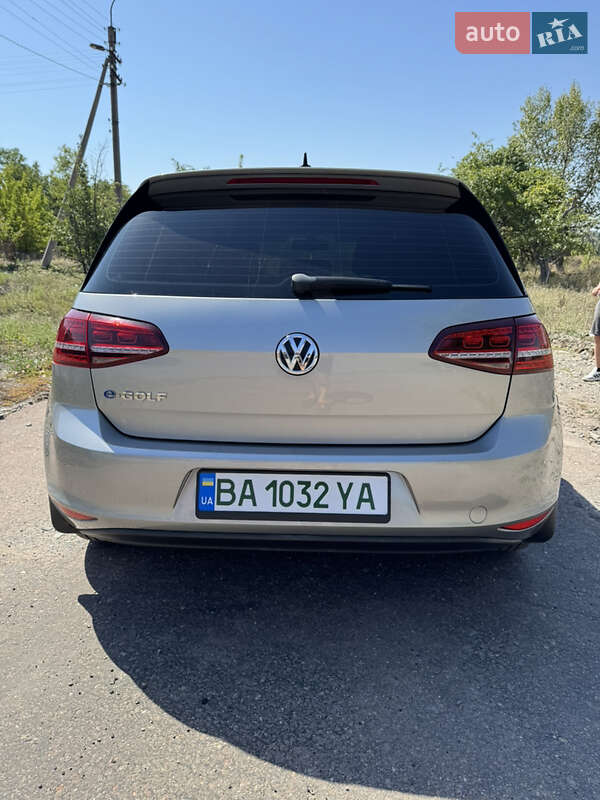 Хетчбек Volkswagen e-Golf 2015 в Кропивницькому