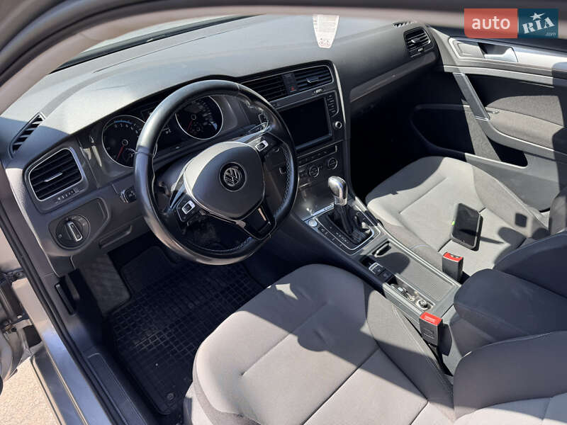 Хетчбек Volkswagen e-Golf 2015 в Кропивницькому