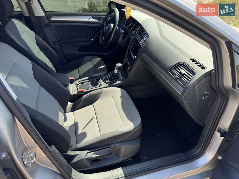 Хетчбек Volkswagen e-Golf 2015 в Кропивницькому