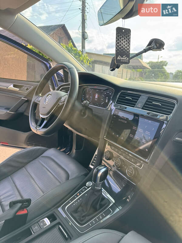 Хэтчбек Volkswagen e-Golf 2018 в Чугуеве