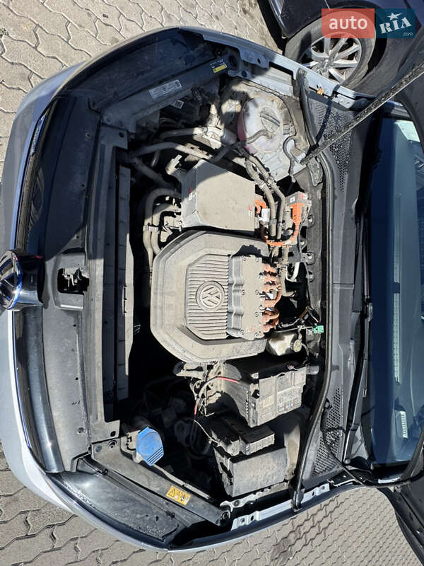 Хетчбек Volkswagen e-Golf 2014 в Хмельницькому