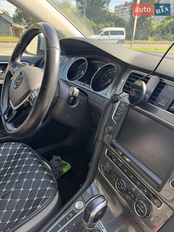 Хетчбек Volkswagen e-Golf 2014 в Хмельницькому