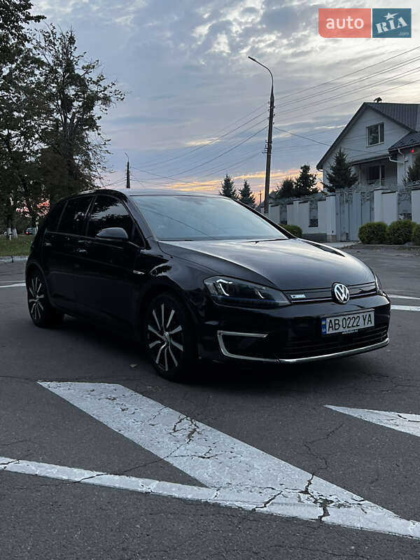 Volkswagen e-Golf 2015