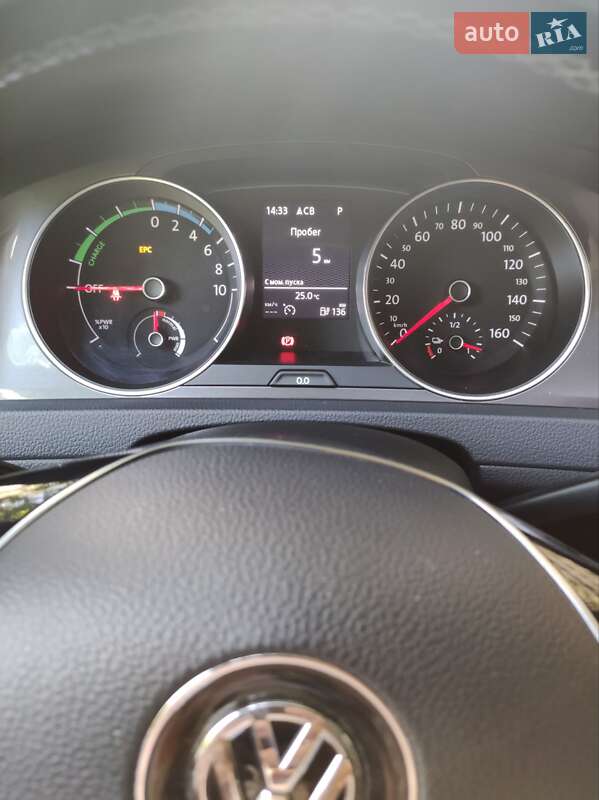 Хетчбек Volkswagen e-Golf 2015 в Запоріжжі