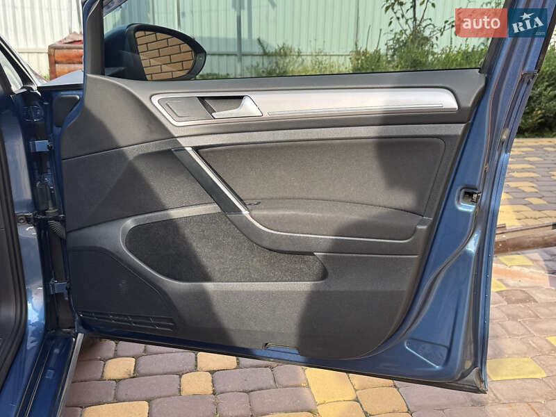 Хетчбек Volkswagen e-Golf 2014 в Вінниці