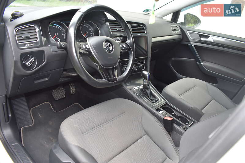 Хэтчбек Volkswagen e-Golf 2018 в Львове