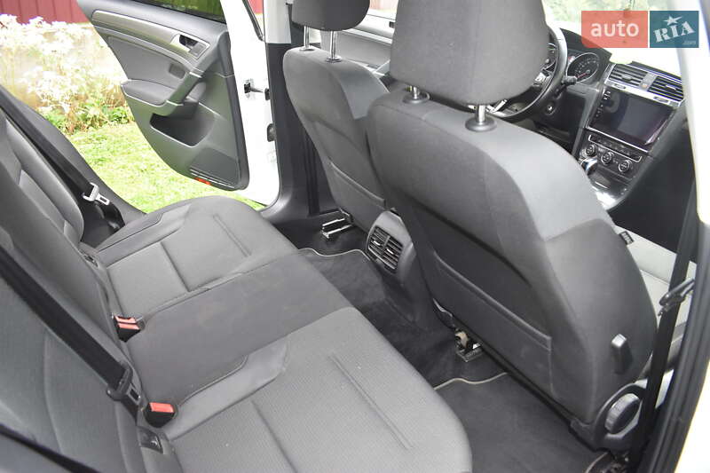 Хэтчбек Volkswagen e-Golf 2018 в Львове