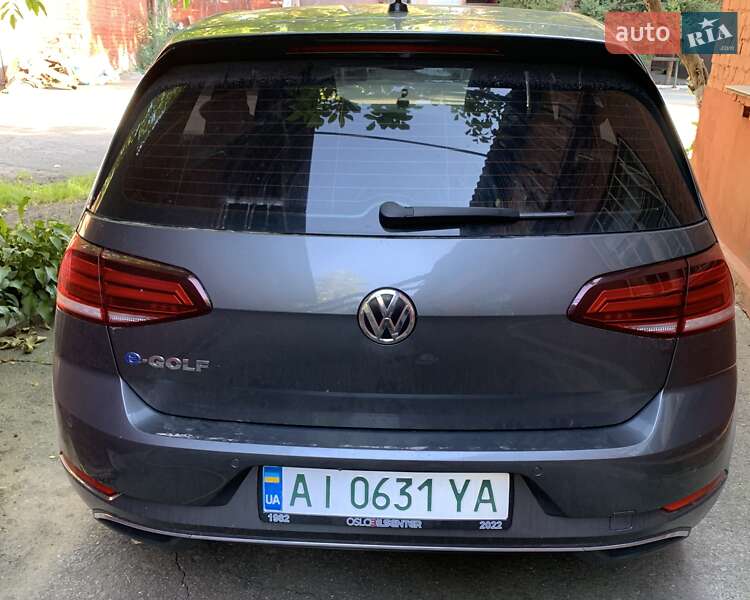 Хэтчбек Volkswagen e-Golf 2018 в Киеве