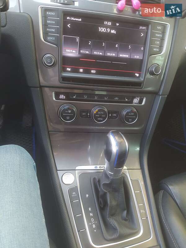 Хетчбек Volkswagen e-Golf 2014 в Івано-Франківську