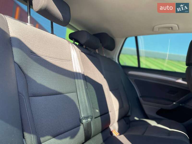 Хетчбек Volkswagen e-Golf 2020 в Києві