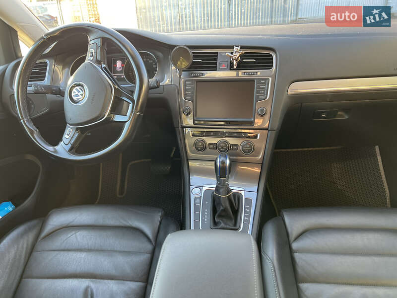 Хэтчбек Volkswagen e-Golf 2014 в Виннице