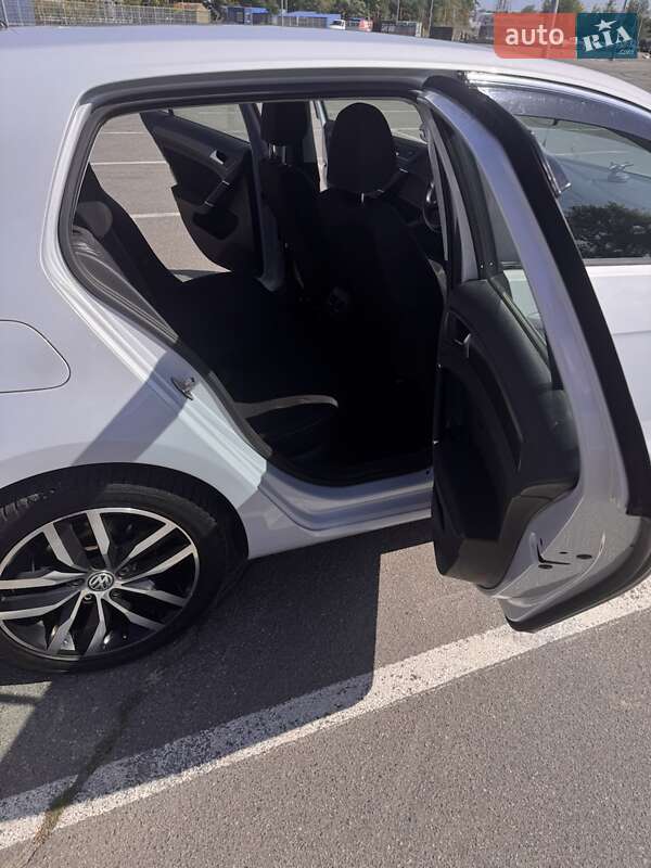 Хэтчбек Volkswagen e-Golf 2018 в Днепре фото 16 Хэтчбек Volkswagen e-Golf 2018 в Днепре