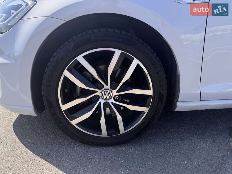 Хэтчбек Volkswagen e-Golf 2018 в Днепре фото 19 Хэтчбек Volkswagen e-Golf 2018 в Днепре