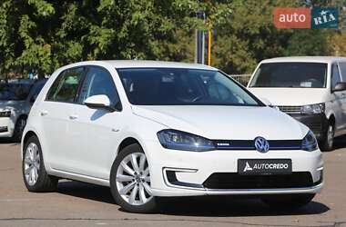 Хэтчбек Volkswagen e-Golf 2015 в Киеве