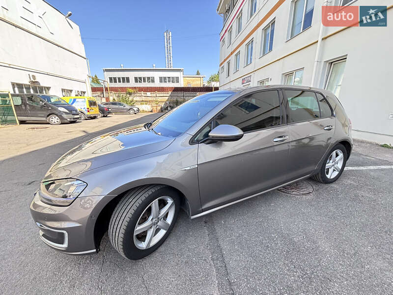Хетчбек Volkswagen e-Golf 2015 в Вінниці