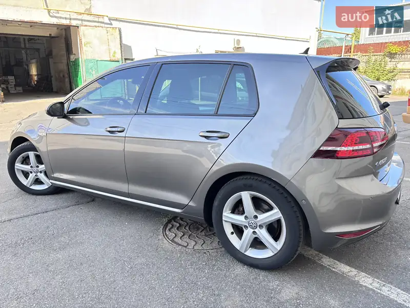 Volkswagen e-Golf 2015 VIN WVWZZZAUZGW901444 фото оголошення 9 з 59