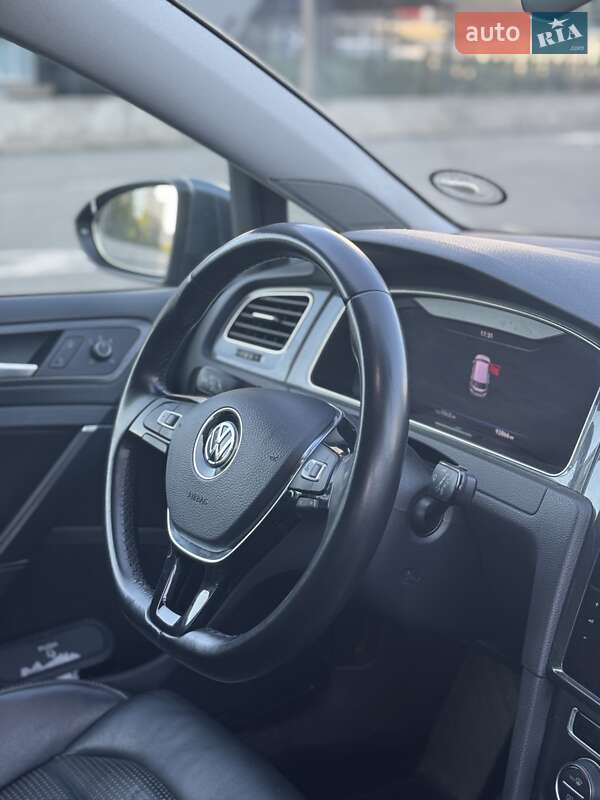 Хетчбек Volkswagen e-Golf 2018 в Києві фото 19 Хетчбек Volkswagen e-Golf 2018 в Києві