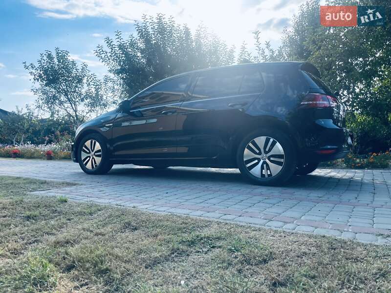 Хэтчбек Volkswagen e-Golf 2014 в Любомле фото 23 Хэтчбек Volkswagen e-Golf 2014 в Любомле