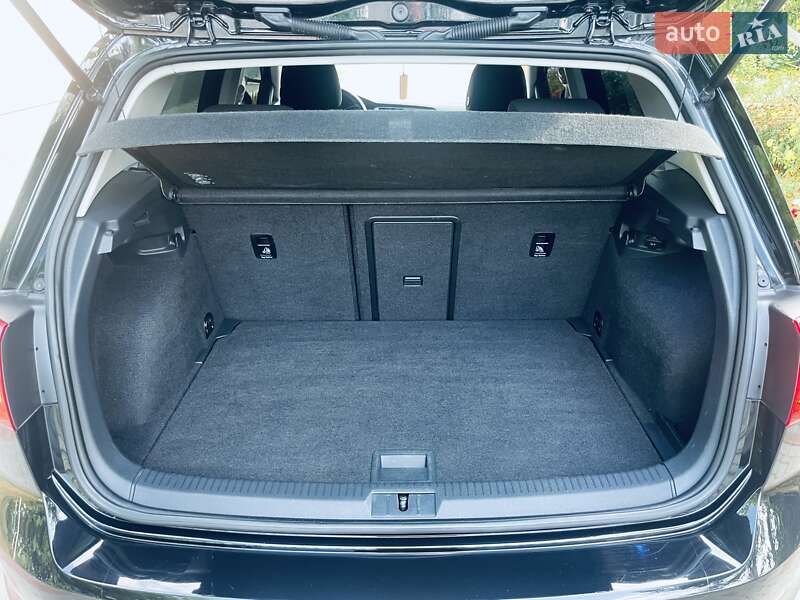 Хэтчбек Volkswagen e-Golf 2014 в Любомле фото 47 Хэтчбек Volkswagen e-Golf 2014 в Любомле