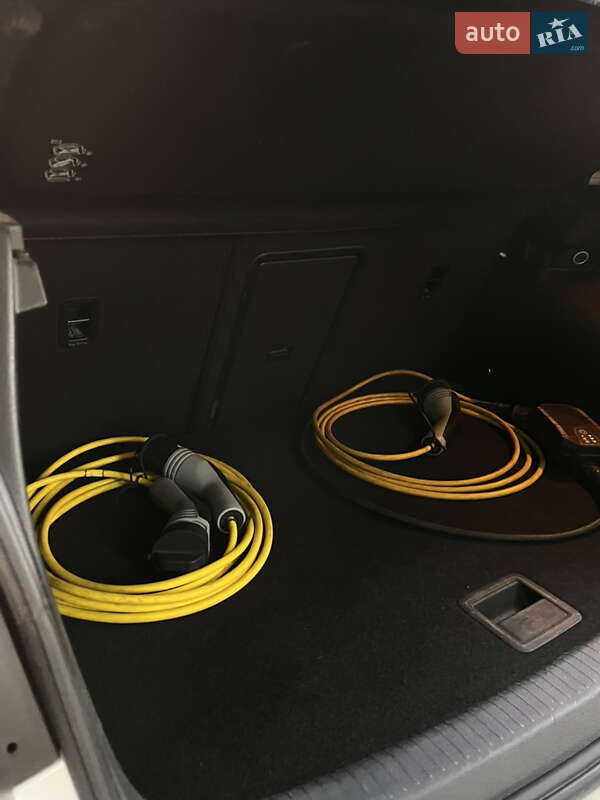 Хетчбек Volkswagen e-Golf 2014 в Львові