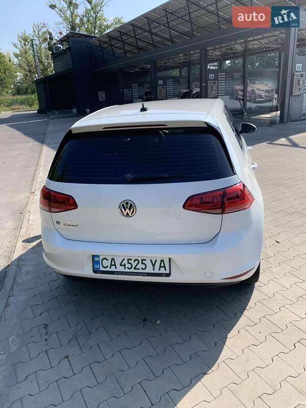Хетчбек Volkswagen e-Golf 2016 в Умані
