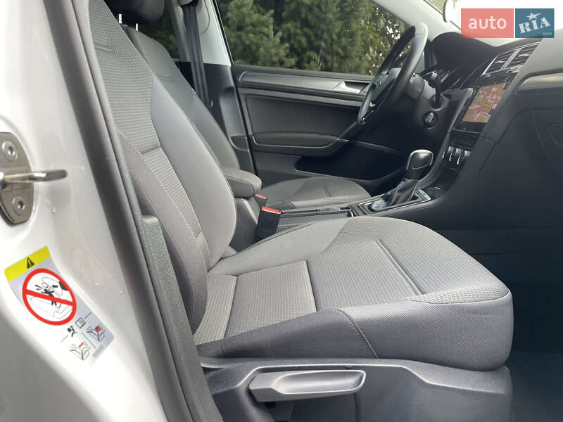 Хетчбек Volkswagen e-Golf 2020 в Павлограді