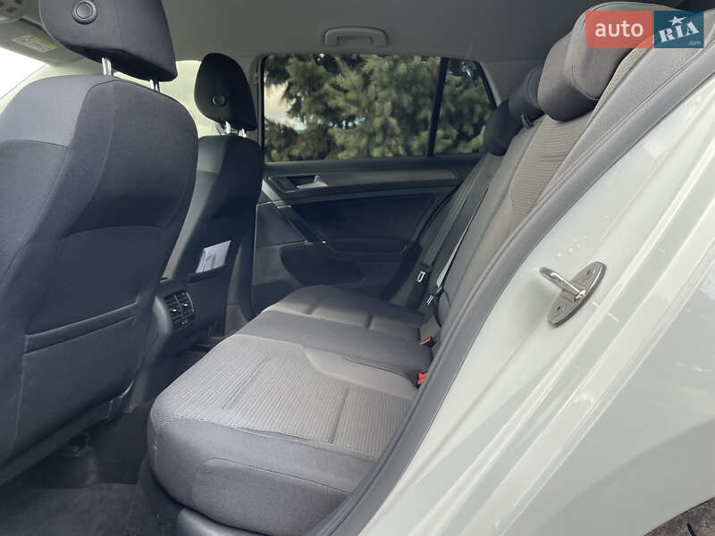 Хетчбек Volkswagen e-Golf 2020 в Павлограді