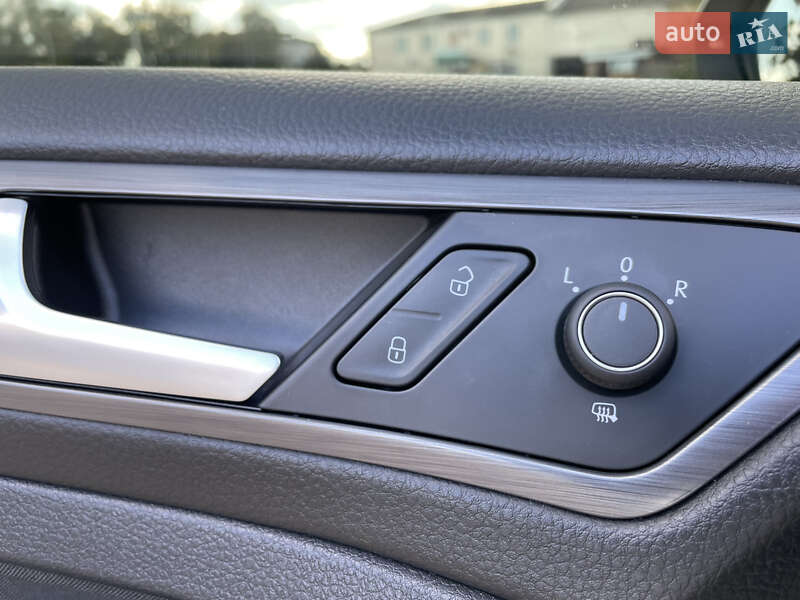 Хетчбек Volkswagen e-Golf 2020 в Павлограді