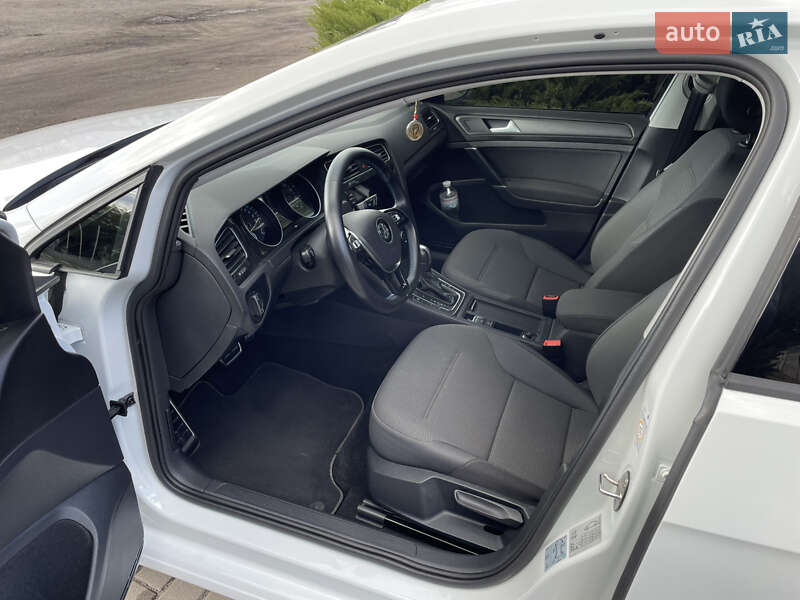 Хетчбек Volkswagen e-Golf 2020 в Павлограді