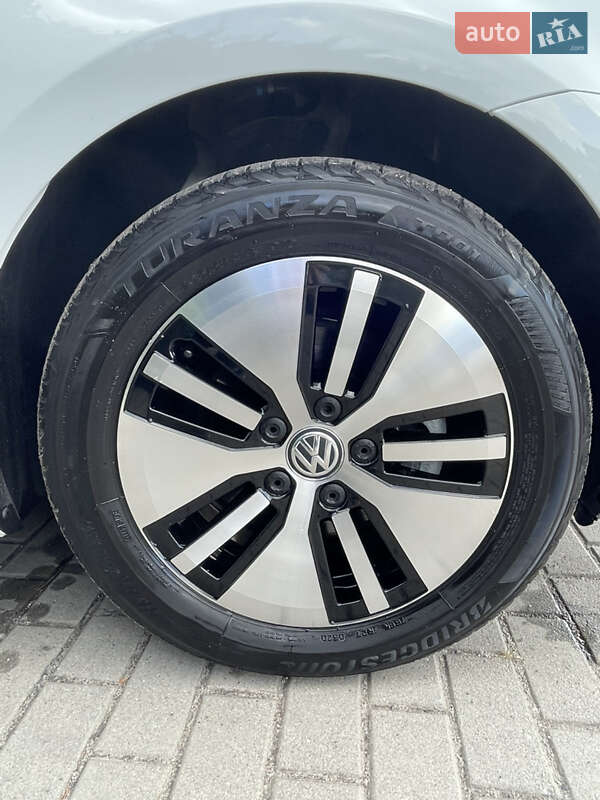Хетчбек Volkswagen e-Golf 2020 в Павлограді