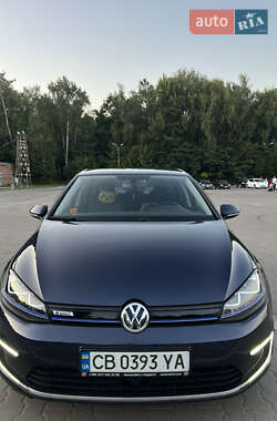 Хэтчбек Volkswagen e-Golf 2015 в Чернигове