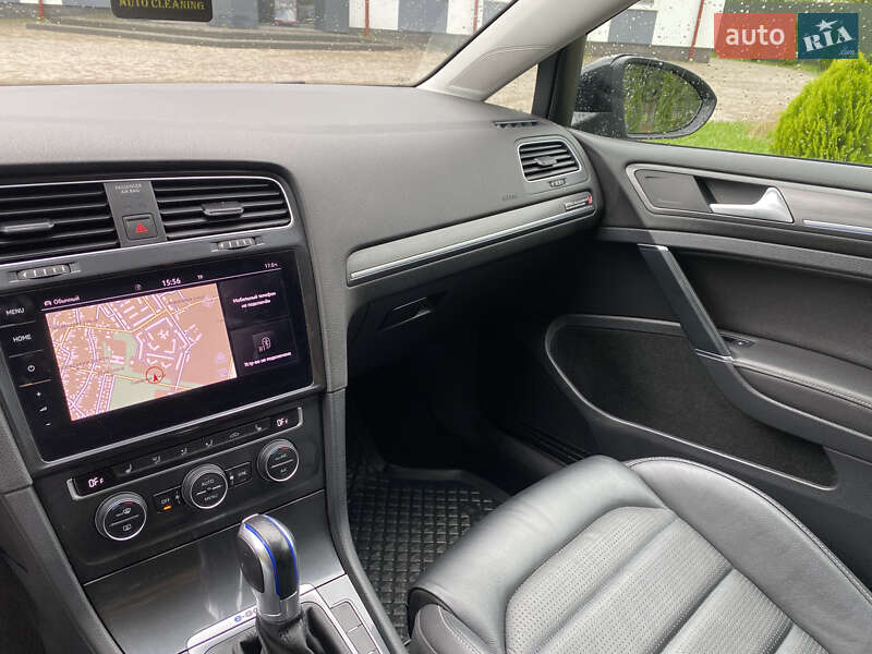 Хэтчбек Volkswagen e-Golf 2018 в Николаеве