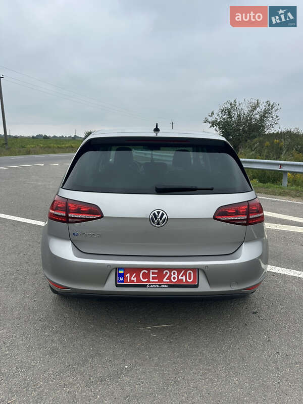 Хетчбек Volkswagen e-Golf 2016 в Городку