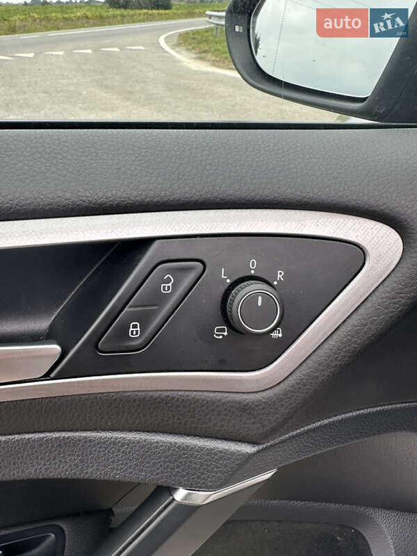 Хетчбек Volkswagen e-Golf 2016 в Городку