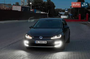 Хэтчбек Volkswagen e-Golf 2019 в 