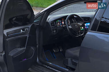 Хэтчбек Volkswagen e-Golf 2019 в 