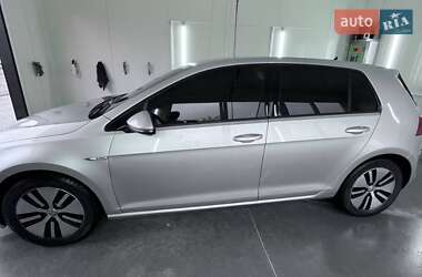 Хэтчбек Volkswagen e-Golf 2015 в Рогатине