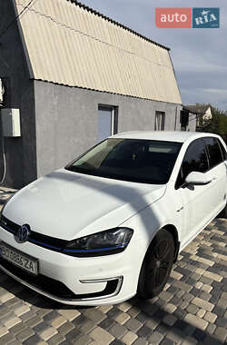 Хэтчбек Volkswagen e-Golf 2015 в Кропивницком