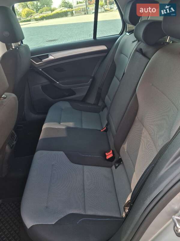 Хэтчбек Volkswagen e-Golf 2015 в Днепре