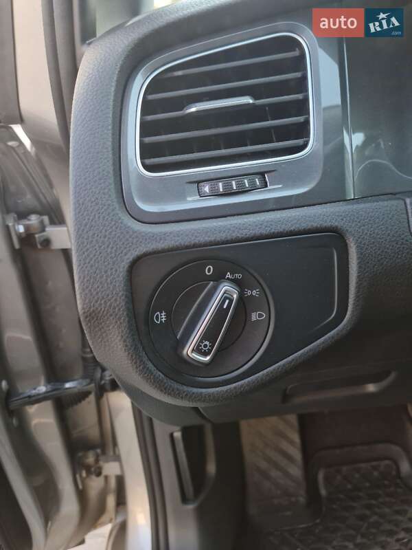 Хэтчбек Volkswagen e-Golf 2015 в Днепре