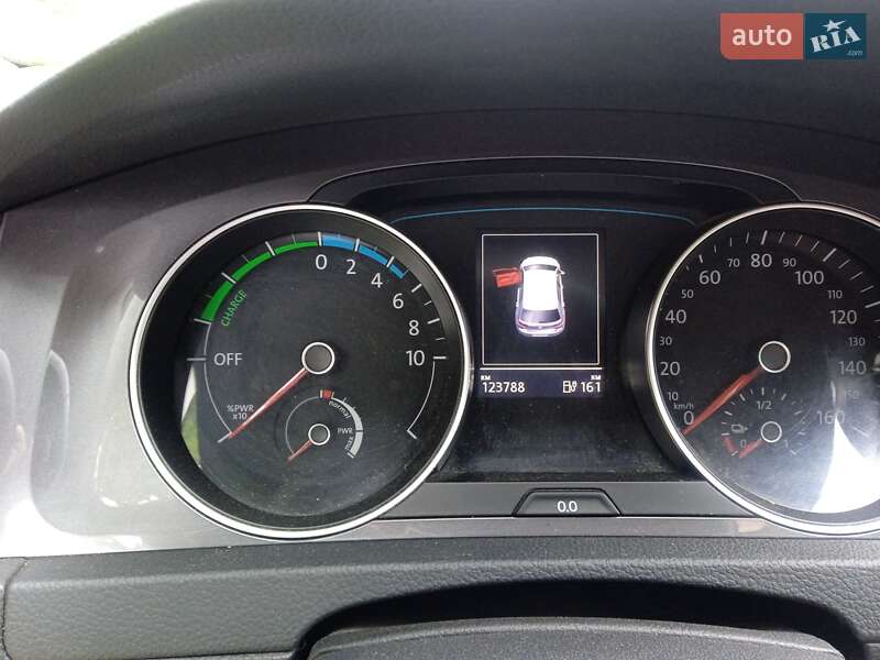 Хэтчбек Volkswagen e-Golf 2015 в Тернополе фото 9 Хэтчбек Volkswagen e-Golf 2015 в Тернополе