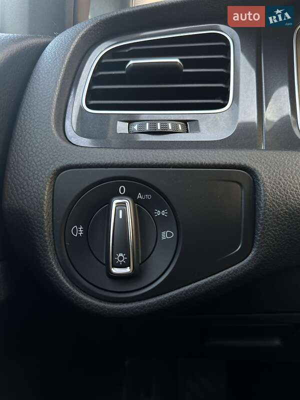 Хэтчбек Volkswagen e-Golf 2018 в Киеве