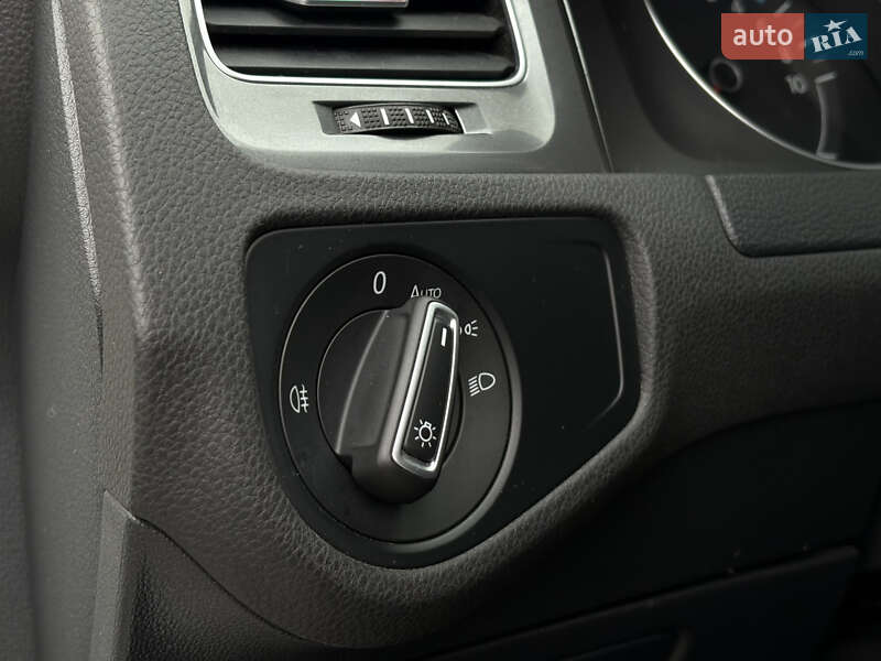 Хетчбек Volkswagen e-Golf 2014 в Луцьку фото 34 Хетчбек Volkswagen e-Golf 2014 в Луцьку