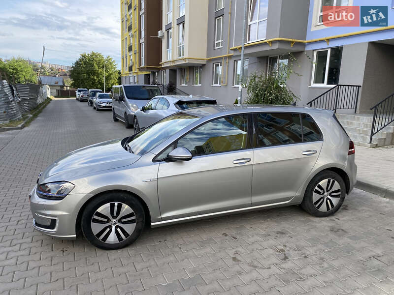 Хетчбек Volkswagen e-Golf 2016 в Чернівцях