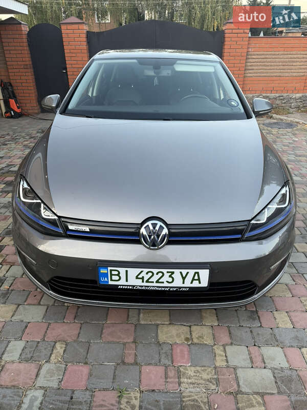 Хетчбек Volkswagen e-Golf 2015 в Полтаві